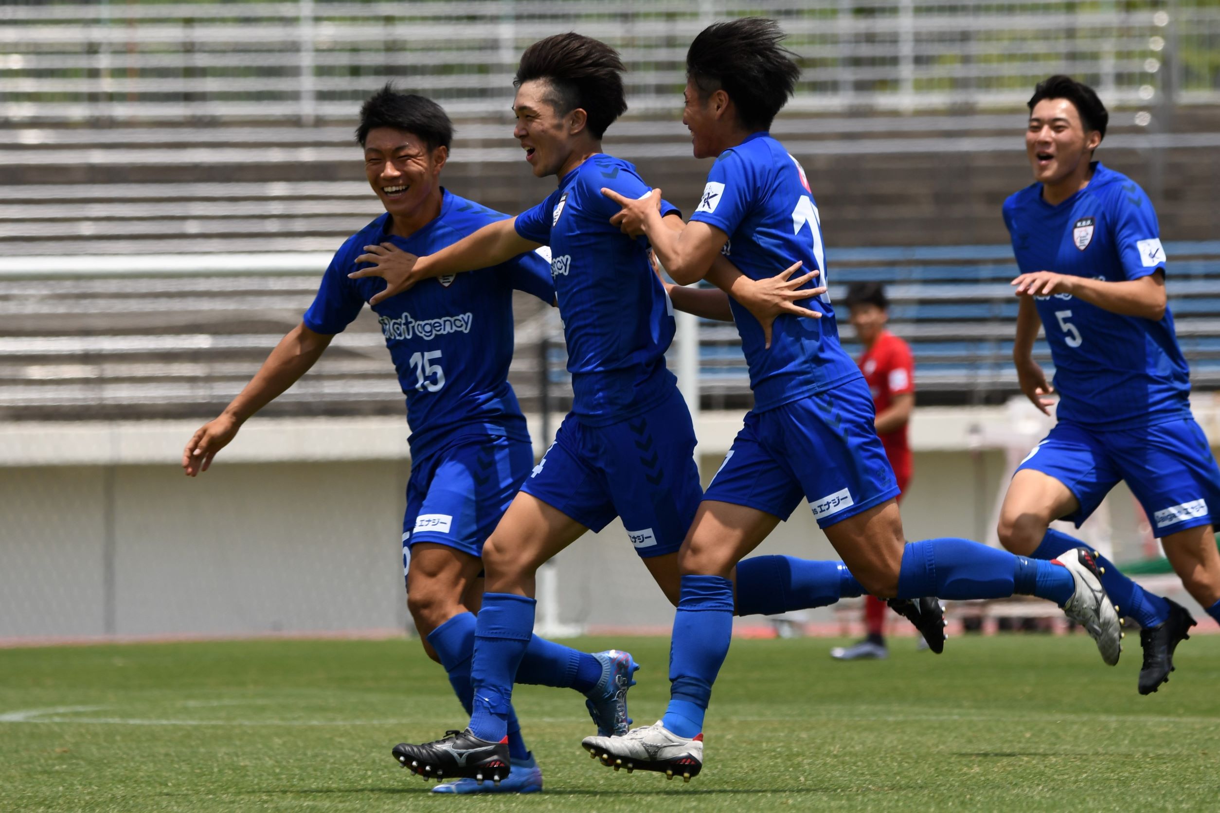 サッカー部 前半2点 後半2点 立命館大学に大量4発快勝 京産大アスレチック