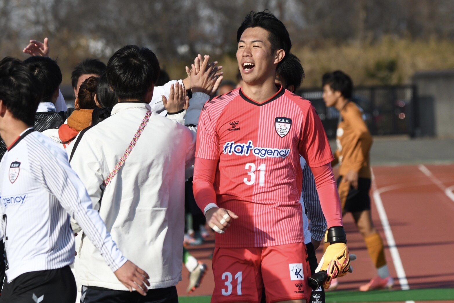 サッカー部】インカレ2024強化ラウンドチャンピオン！4年生FW3選手の