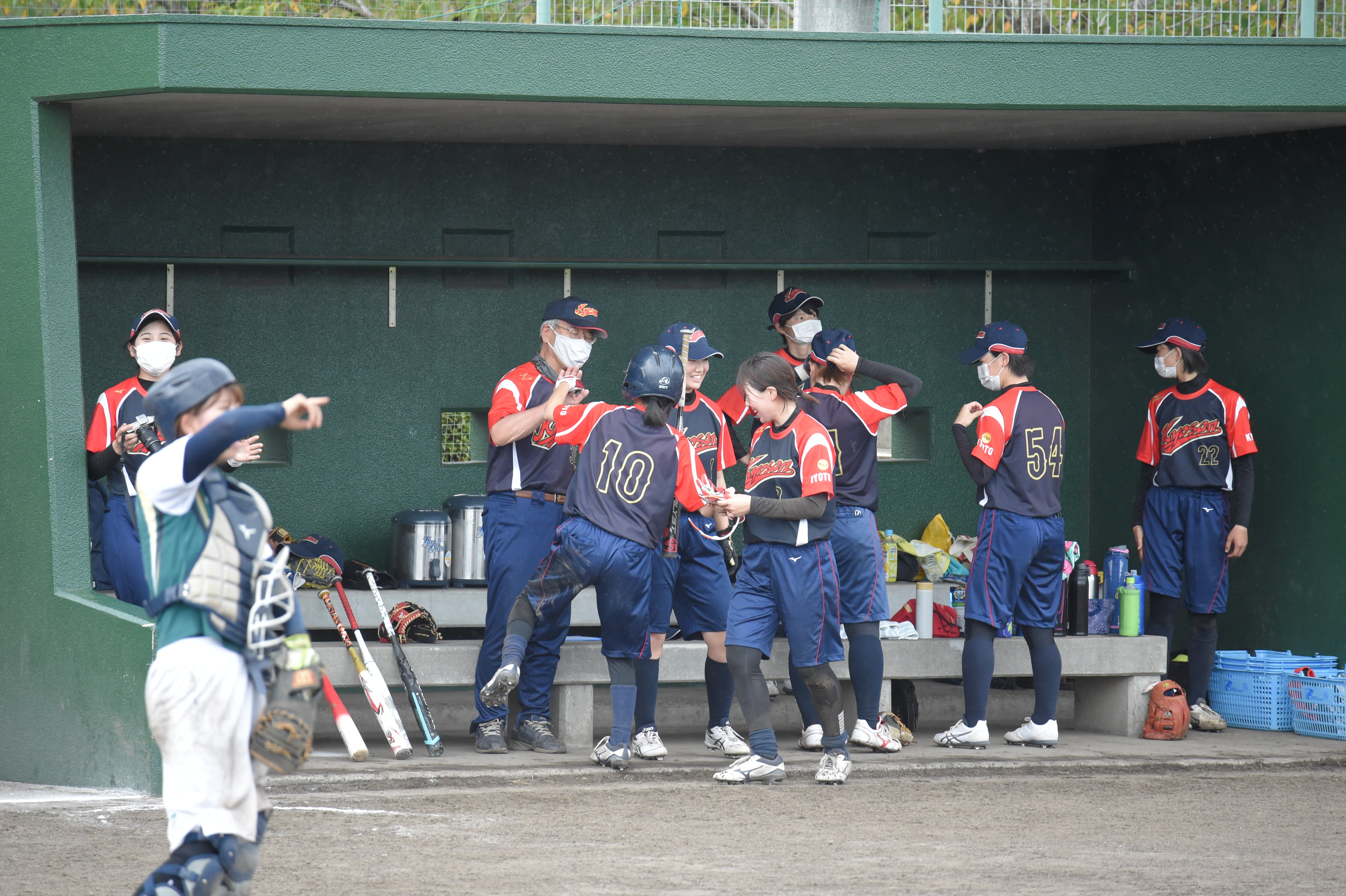女子ソフトボール部 西日本インカレ悲願の初勝利 京産大アスレチック
