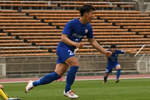 サッカー ご当地ハローキティ 京都限定 ストラップ（野球部・サッカー部・剣道部） 81YSFwNpSAL._UF350,350_QL50_.jpg