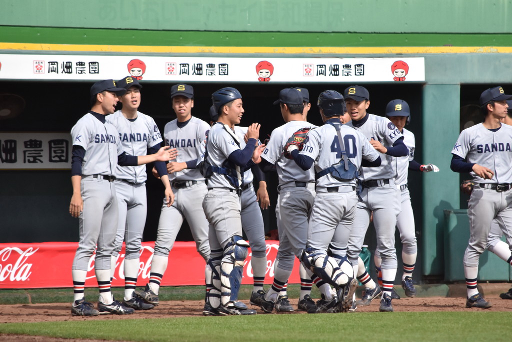 硬式野球部 打線爆発 14安打の猛攻で今季初勝利 京産大アスレチック 硬式野球部 打線爆発 14安打の猛攻で今季初勝利 京産大アスレチック