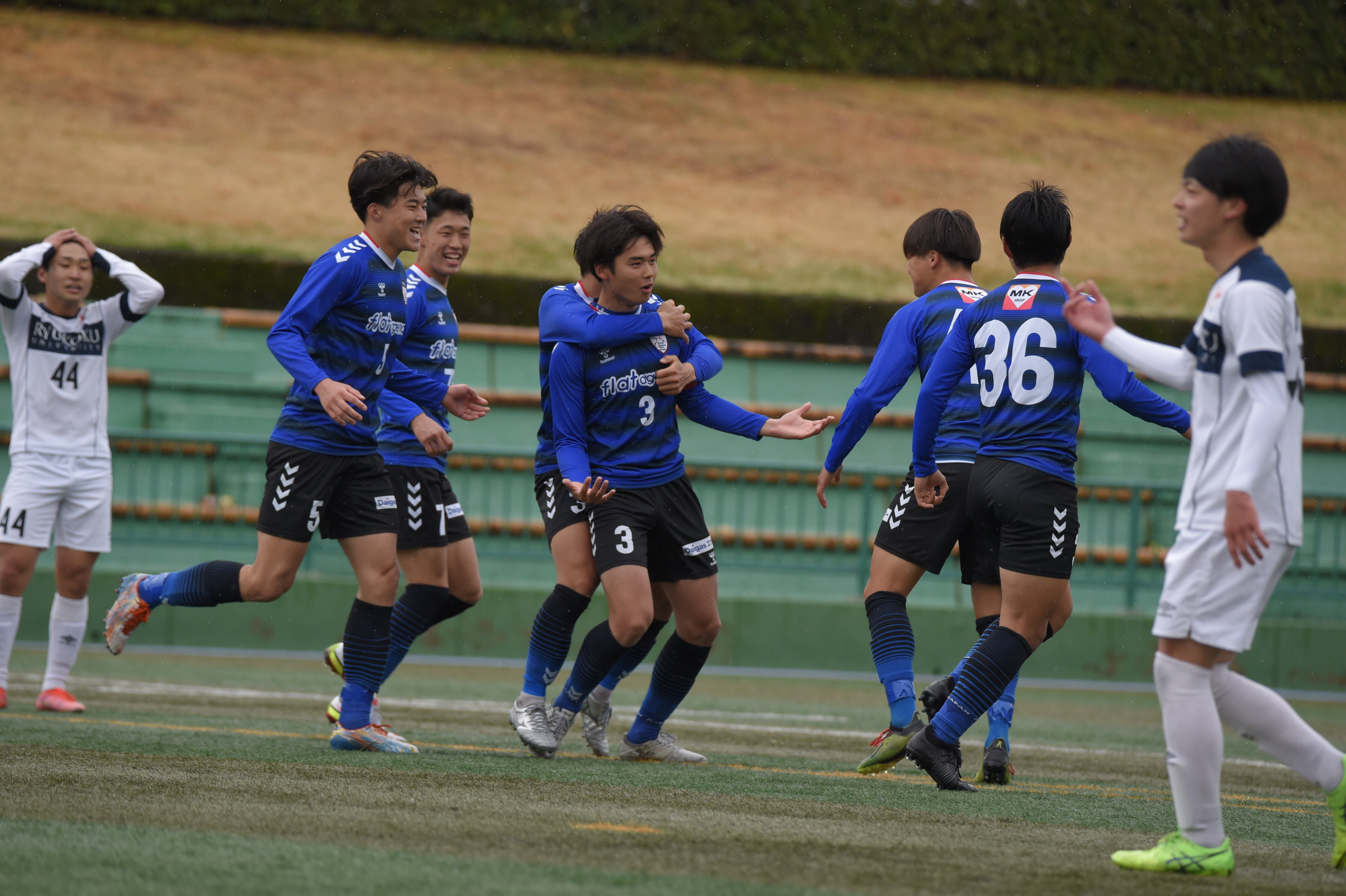サッカー部 延長戦で福田主将の逆転弾 100分の激闘制し決勝へ 京産大アスレチック