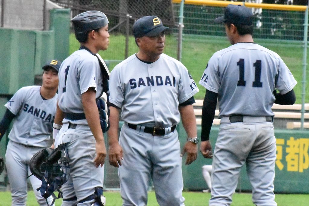 硬式野球部 12安打15得点 打線大爆発 大商大戦の連敗を9で止める 京産大アスレチック 硬式野球部 12安打15得点 打線大爆発 大商大戦の連敗を9で止める 京産大アスレチック
