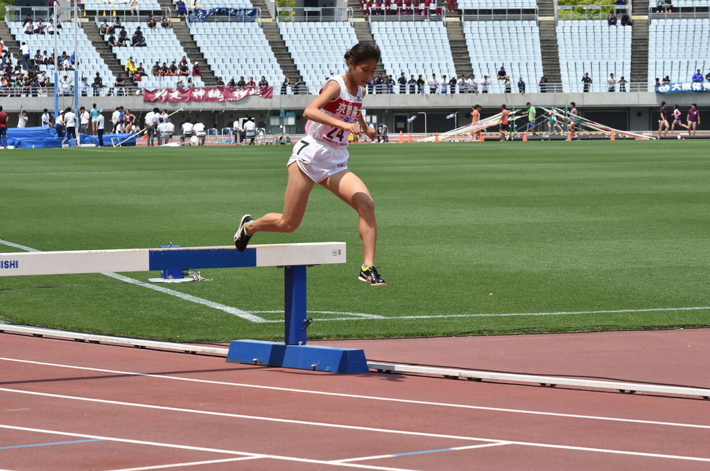 陸上競技部 藪田 長距離種目２冠達成 京産大アスレチック