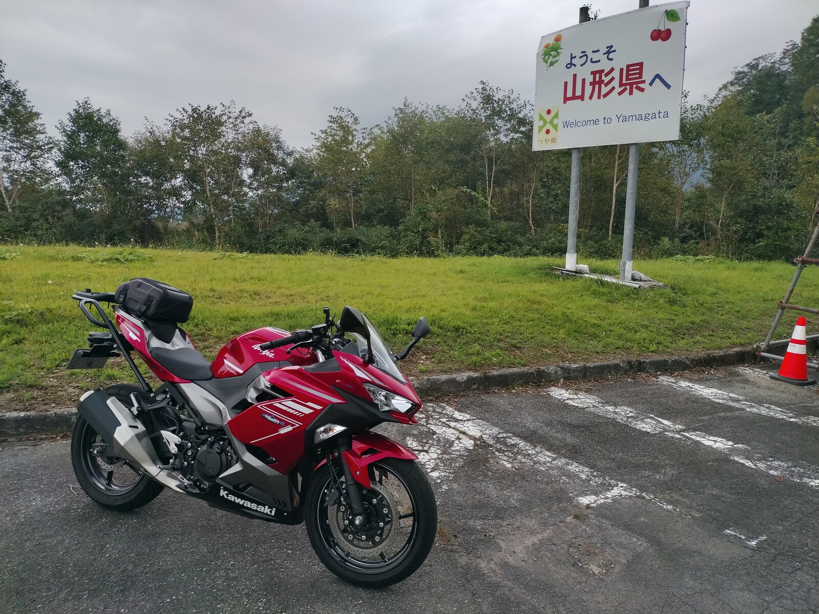 ninja250 走行距離15478キロ Ninja 250 used for motorcycle courier service] Introducing the