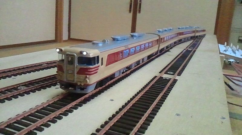 KTM キハ82 20 HOゲージ M車 動作難あり！接着部剥がれ破損ジャンク品 KTM キハ82 20 HOゲージ M車 動作難あり！接着部剥がれ破損