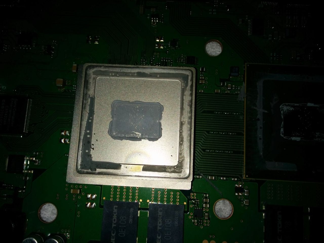 Ps3 Cechl00 80g の電源がどうにも落ちるようになってしまったので最後の手段 です 殻割 り 世の中 気持ち悪くなったものです Ps3 Cechl00 80g の電源がどうにも落ちるようになってしまったので最後の手段 です 殻割 り 世の中 気持ち悪くなったものです