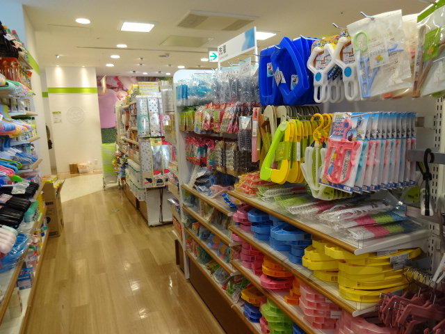 代官山町 seria 代官山アドレス ディセ店 100円ショップ 渋谷 代官山タウン情報 代官山町 seria 代官山アドレス ディセ店 100円ショップ 渋谷 代官山タウン情報