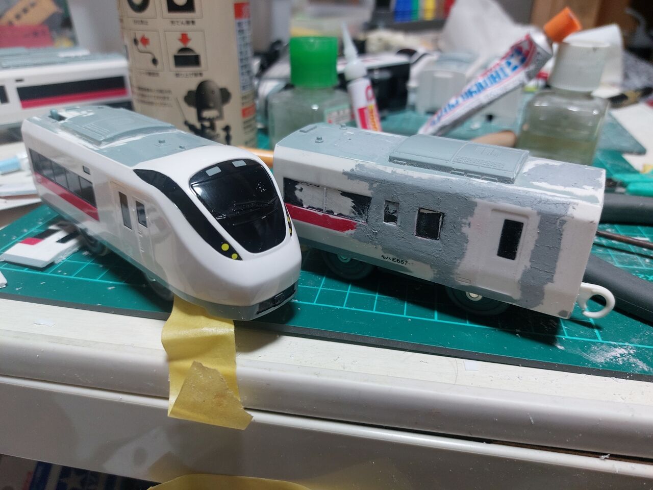 E657系フレッシュひたち復刻塗装を三色作る。改造プラレール