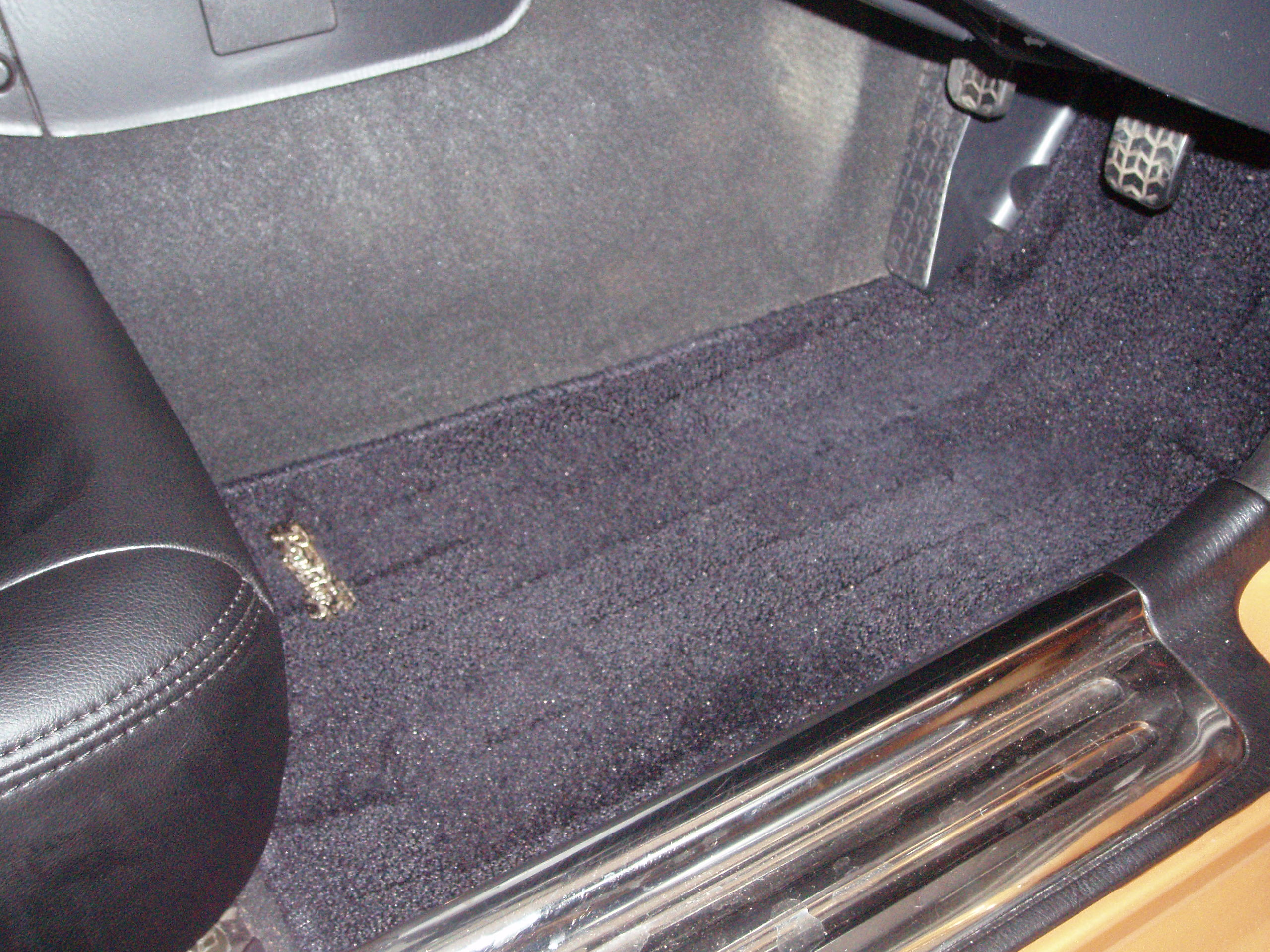 トヨタｒａｖ４初代１０系 マツダ ロードスターnb1のフロアマット交換 株式会社 窪製作所代表ブログ