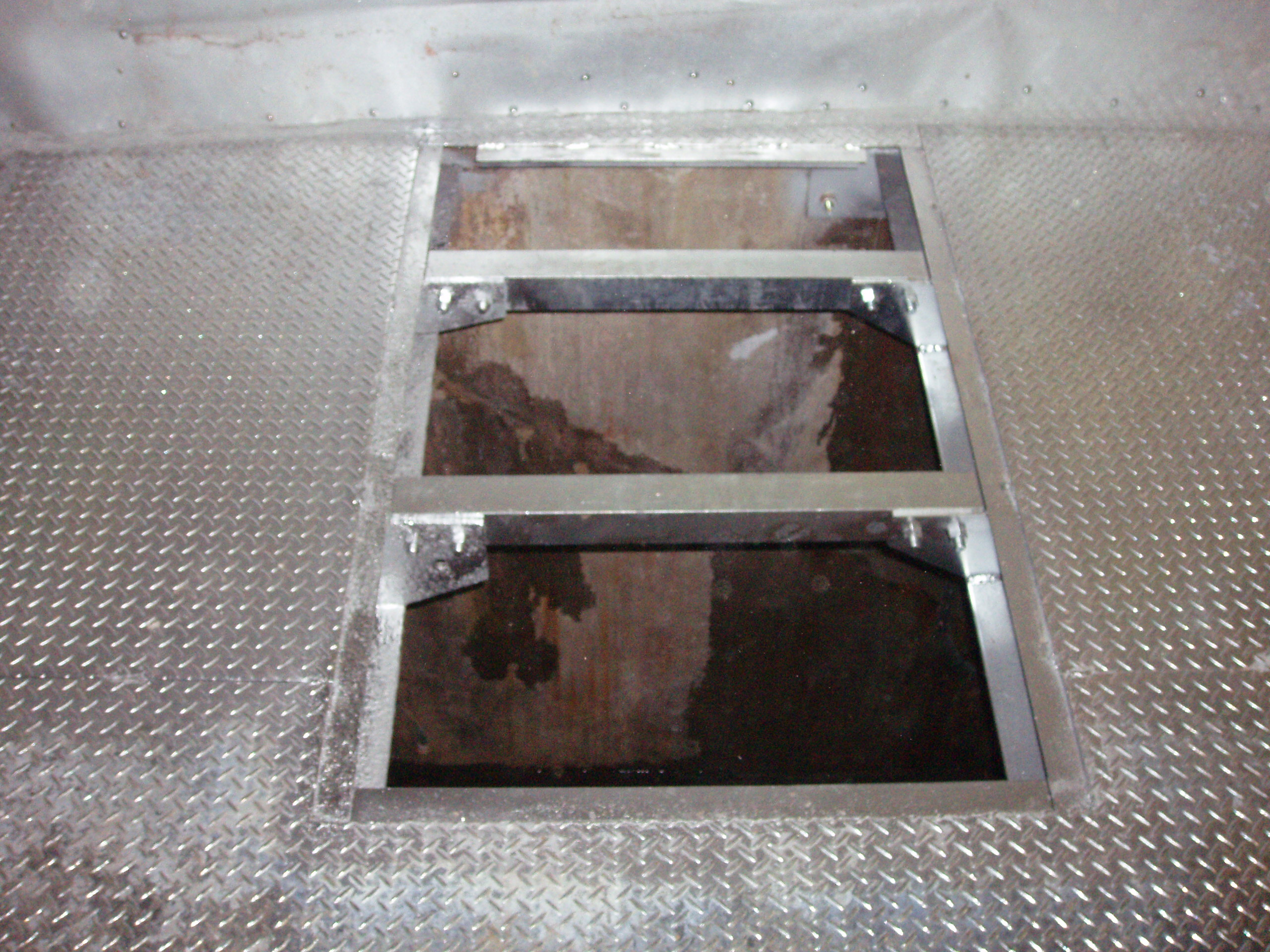 セパレータタンク ステンレス化更新 And 地下ピット蓋兼床メッキ化更新工事 完了 株式会社 窪製作所代表ブログ