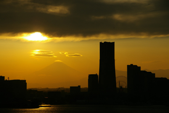 横浜みなとみらいと富士山2