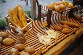 横浜センター南にあるパン屋さん「ベーカリー 南」の店内