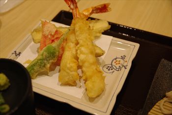 ���󥿡��̤ˤ��붾�����ֽ��䶾�� ����ġפ�ŷ�פ�