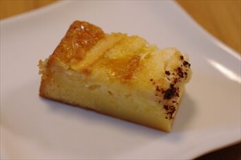横浜白楽にある焼菓子専門店「焼菓子工務店」のケーキ
