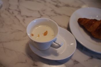 横浜ルミネにあるカフェ「バルバラ・ア・ターブル」のスープ