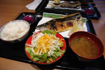 横浜にある居酒屋「村木屋」のランチ