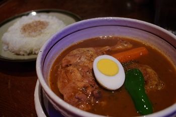 横浜馬車道にあるスープカレーのお店「らっきょ」のスープカレー