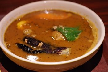 横浜馬車道にあるスープカレーのお店「らっきょ」のカレー