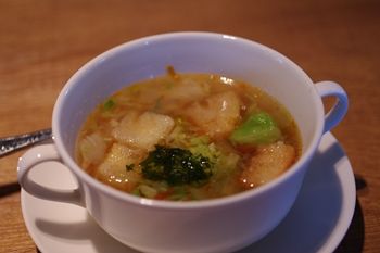 横浜青葉台にある「ハンバーグファクトリー」のスープ