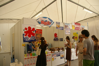 横浜赤レンガ倉庫のイベント「横濱あいすくりん博覧会」会場3