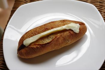 横浜駅構内にあるパン屋「TRUFFLE mini」のパン