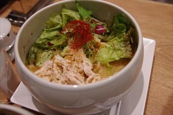 横浜ジョイナスにあるラーメン店「蔭山樓」のラーメン