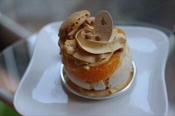 川崎武蔵小杉にある洋菓子店「ラトリエヒロワキサカ」のケーキ