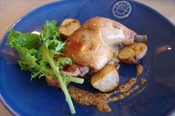 三浦にあるフレンチレストラン「ビーチエンドカフェ」のランチ