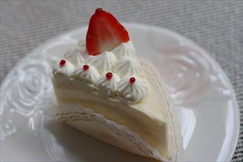 石川町にある洋菓子店「パティスリー・レ・ビアン・エメ 」のケーキ