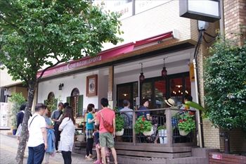 横浜桜木町にある「ピッツァリア キアッキェローネ」の外観