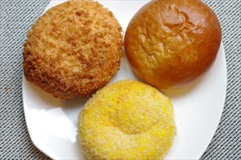 ラゾーナ川崎にある「エッグセレント ベイクリー」のカレーパン