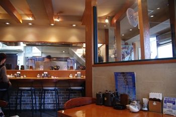 横浜菊名にあるとんかつ屋さん「とんかつ かつき」の店内