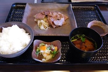 東戸塚にある鉄板焼きのお店「鉄板焼 勝治」のランチ