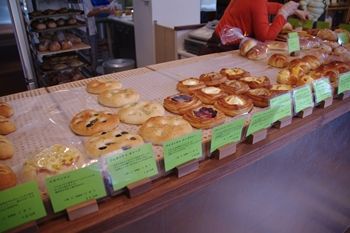 東京祐天寺にあるパン屋さん「ottoパン」の店内