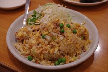 横浜岸根公園にある中華料理屋「龍園」のチャーハン