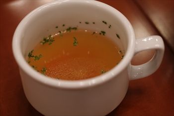 新横浜にある「ウォーターフォールカフェ」のスープ