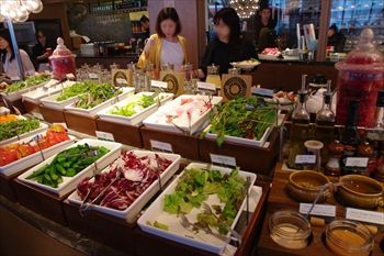 シュラスコ専門店「RIO GRANDE GRILL(リオ グランデ グリル)」の店内