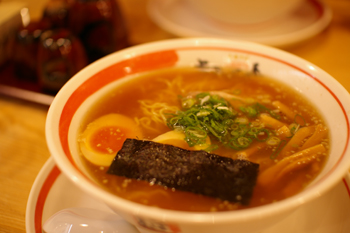 横浜ポルタのラーメン店「ちばき屋」の中華そば