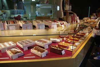 横浜元町にある和菓子屋さん「香炉庵」の店内