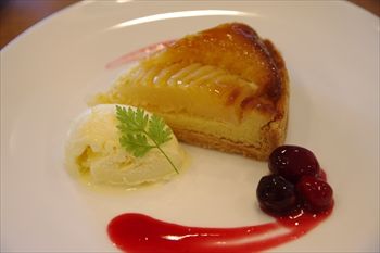 横浜東神奈川にあるパン屋「パンドウー(Pain de U)」のケーキ
