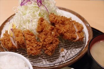 横浜日吉にあるとんかつ屋「とんかつ 和栗」のとんかつ
