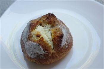 横浜にあるベーカリーカフェ「オーバカナル」のパン