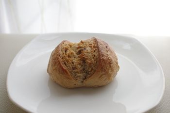 神奈川県久里浜にあるおいしいパン屋「zacro」のパン