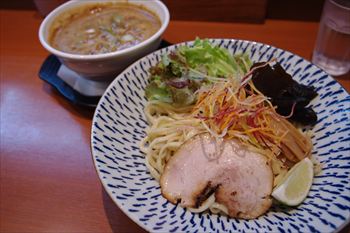 横浜元町にあるラーメン店「二閑人」のつけ麺