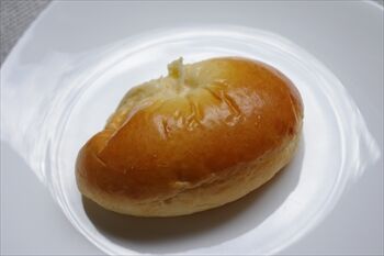 横浜石川町にあるパン屋「よつばベーカリー」のパン