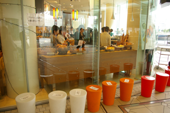横浜ベイクォーターのベーカリーカフェ「ヴィクトワール」