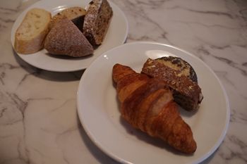 横浜ルミネにあるカフェ「バルバラ・ア・ターブル」のパン