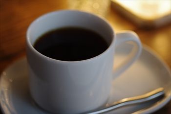 横浜浅間町にあるカフェ「夏至茶屋」のコーヒー