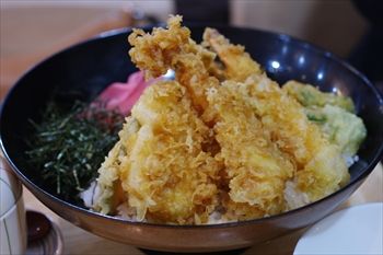 トレッサ横浜にある「築地食堂 源ちゃん」の天丼